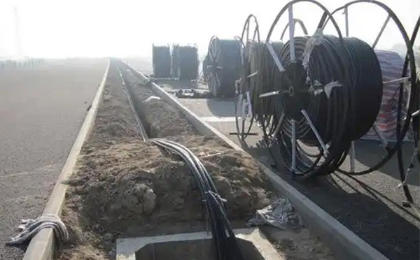 现代通信网络建设指南:宁县光缆施工全流程技术解析与质量控制 现代通信网络建设指南:宁县光缆施工全流程技术解析与质量控制